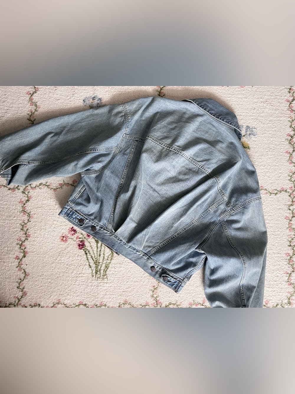 Banana Republic Trucker Jacket - Picture 3 of 14